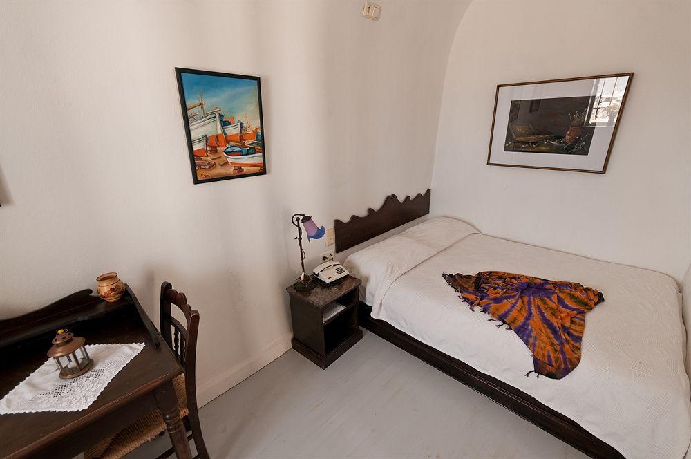 Cori Rigas Suites Fíra Kültér fotó